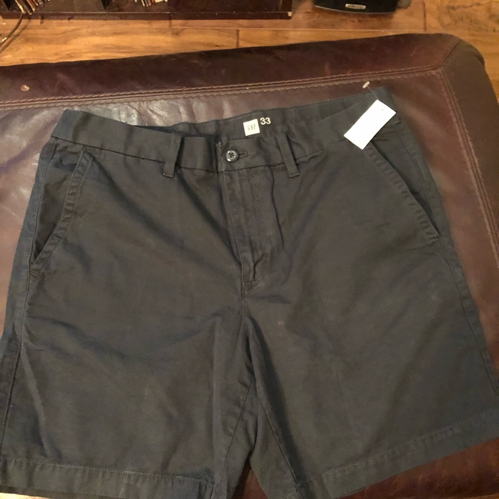 Gap 7 inch shorts - Navy. Size 33 inch